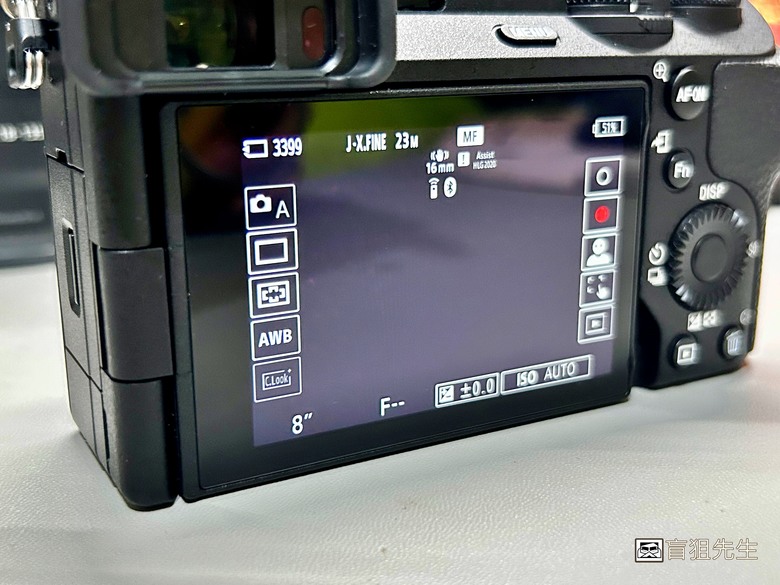 【盲狙先生傳100】SONY a6700M 被小惡魔推坑篇 | SEL18135 KIT鏡+SEL16F2.8,街拍、旅遊一次到位的入門機首選