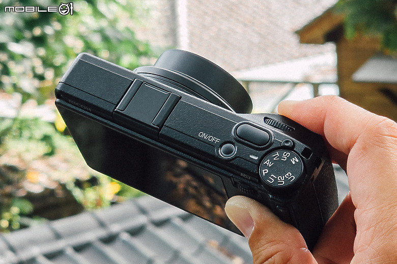 RICOH GR IV 初步體驗｜七年等待、街拍神器再進化！
