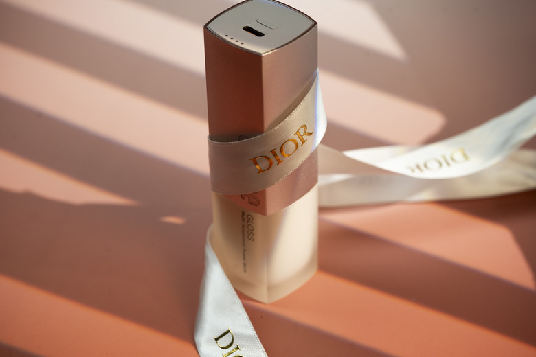 【開箱測試】LOFFEE 釉光多功能行動電源 5000mah 外觀精緻 效能其次