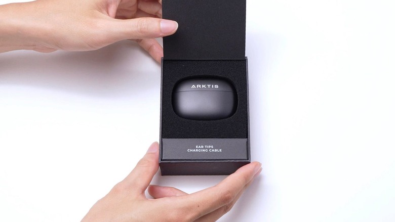 點我看大圖 千元耳機賽場上的全能戰士?Arktis Pro 開箱