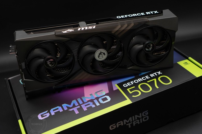 MSI GeForce RTX 5070 12G GAMING TRIO OC 開箱評測 | 霸氣流線龍魂傳承、4K 門檻輕鬆跨過