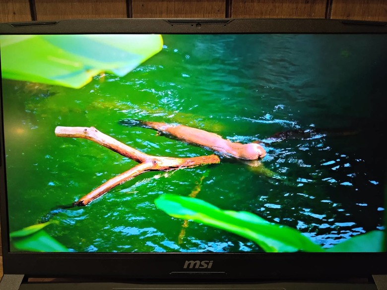 拿來當桌機用的MSI Katana 17 HX心得