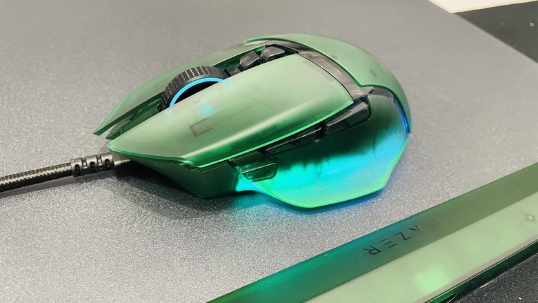 【阿洪開箱中】雷蛇 Razer Phantom 幻影綠系列整組開箱實測心得|RGB 美學全面解放,透明設計再掀桌面革命!