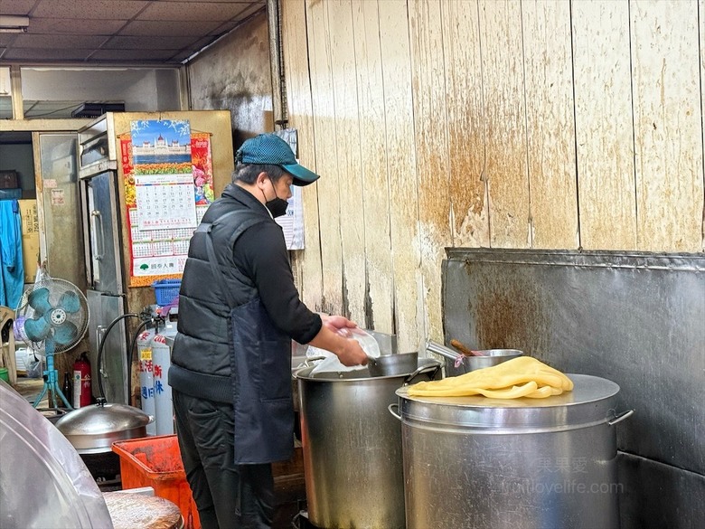 一間很不起眼且容易錯過的鵝肉店，肉質鮮甜，鹹淡適中