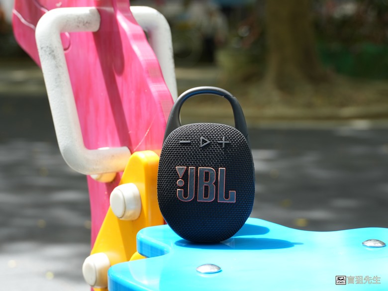 【盲狙先生傳98】JBL CLIP 5 加入好市多專賣! | 可攜式防水藍牙喇叭再進化!機身更堅固、音質更清晰、推力更強、支援App設定!