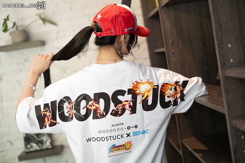 《拳皇 '98 UM》x WOODSTUCK 聯名服飾第二彈｜再戰經典、燃起街頭！