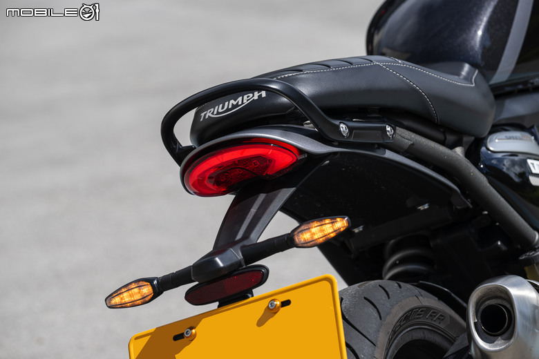 Triumph Speed400 試駕報告 | 動力飽滿、輕巧無壓力的日常坐騎！