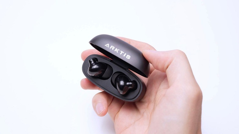 點我看大圖 千元耳機賽場上的全能戰士?Arktis Pro 開箱