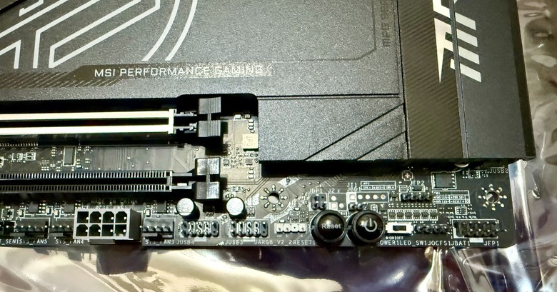 超值AMD 9950X配MSI X870E CARBON +PA602木質金屬版 機殼