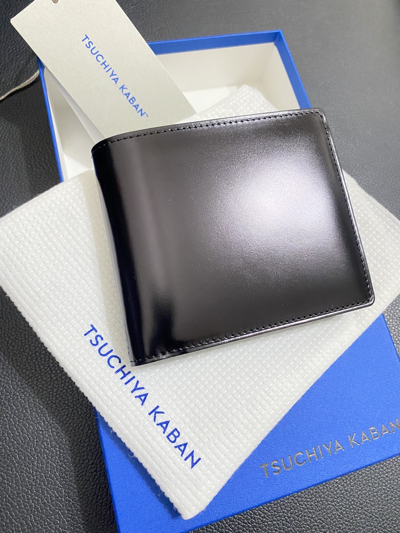 【開箱】土屋鞄製造所|2025 新色「黑/黑」馬臀皮夾|購買前掙扎、品牌售後(持續更新使用心得)