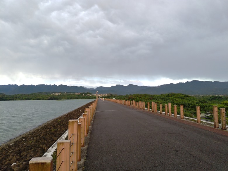 點我看大圖 【遊記】「舊地重遊」發現多了一分「守護」,但「記憶」仍是無法找回「兒時失落之物」,仁義潭水庫 - 大漠國渡