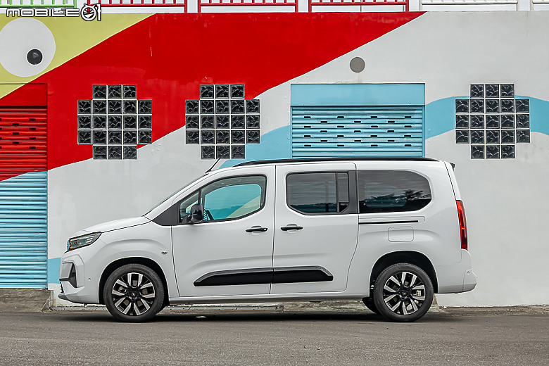 Opel Combo Life Premium 試駕｜挾德藝美學登台參戰，啟七座 MPV 瑜亮之爭！