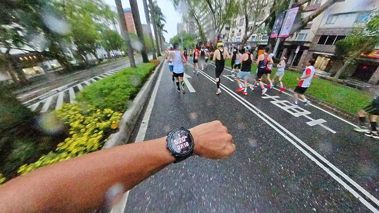點我看大圖 (映像運動-EP.2世壯運21k路跑篇) 享受一場業餘運動愛好者最接近亞奧運世界規格的半馬,開心破2吧!feat. Garmin Descent MK3i