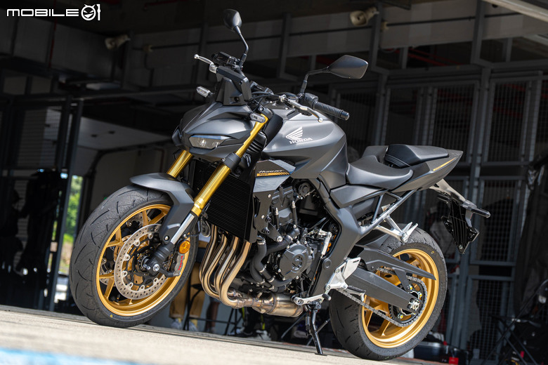 點我看大圖 Honda CB1000 Hornet SP賽道試駕|黑金配色低調奢華,Öhlins懸吊加持