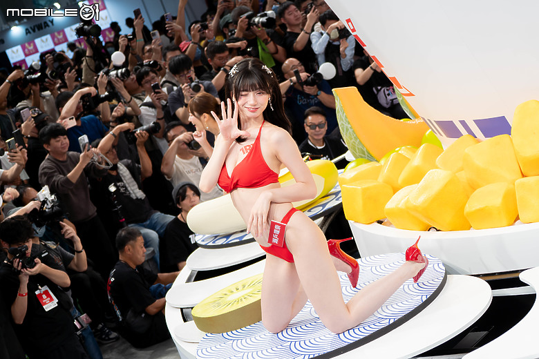 點我看大圖 2025 TRE 台北國際成人展直擊|近百位人氣 AV 女神同台爭艷,盛況火辣福利全開!