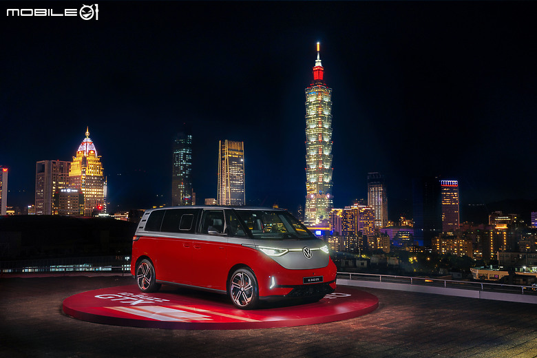 【國內新訊】福斯商旅 ID.Buzz GTX 七人座 269.8 萬元正式上市,10月底前交車可不加價升級雙色塗裝!