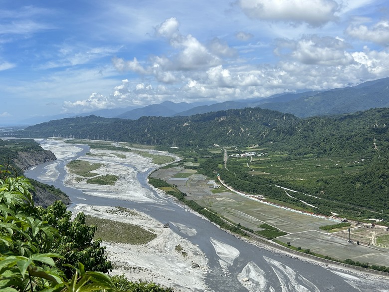 騎 上 秘 境 1 9 7 縣 道