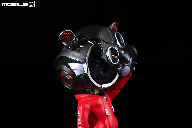 ROG OMNI 可動公仔開箱｜造型盡展 ROG 精神，世界觀具象化的起點！