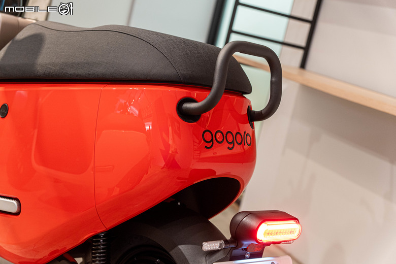 Gogoro EZZY 500試駕｜智慧駐車、定速巡航上車，搭配補助最低四萬有找！