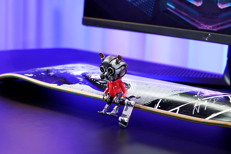 ROG OMNI 可動公仔開箱|造型盡展 ROG 精神,世界觀具象化的起點!