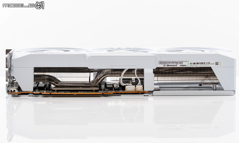 AMD Radeon RX 9070 GRE 顯示卡開箱實測 以高性價比主攻 1440p 解析度非光追遊戲市場