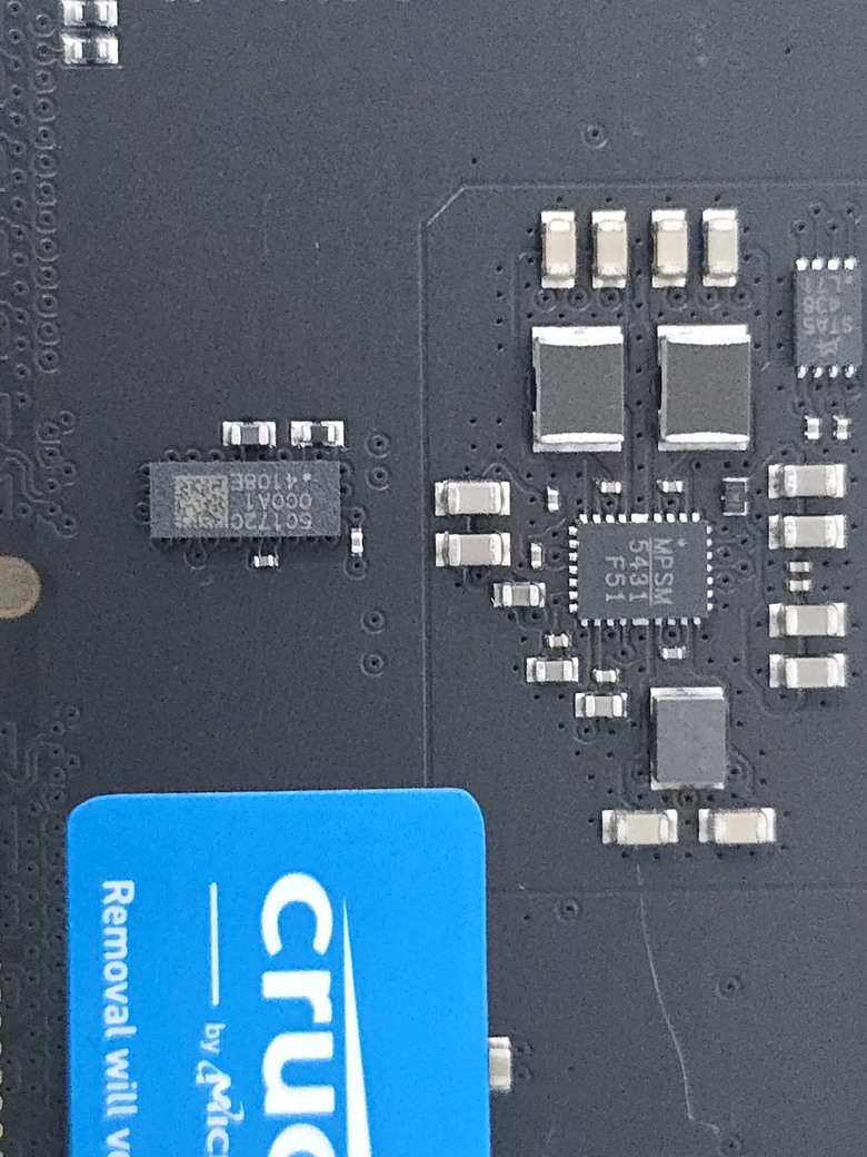 美光 Crucial DDR5-6400 CUDIMM 穩定的性能