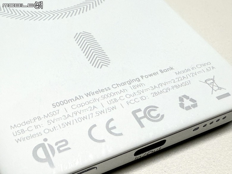 纖薄金屬機身！AUKEY MagFusion M Qi2磁吸行動電源