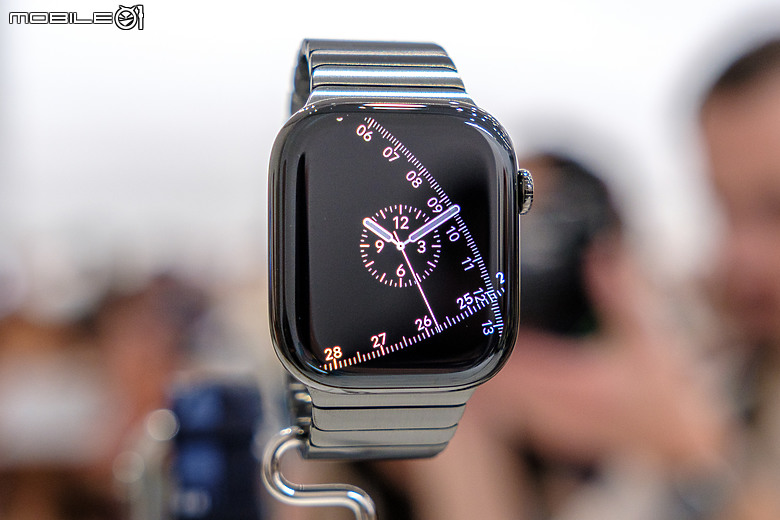 蘋果發表會配件直擊：Apple Wach S11、Ultra 3提醒血壓、AirPods Pro 3即時翻譯！