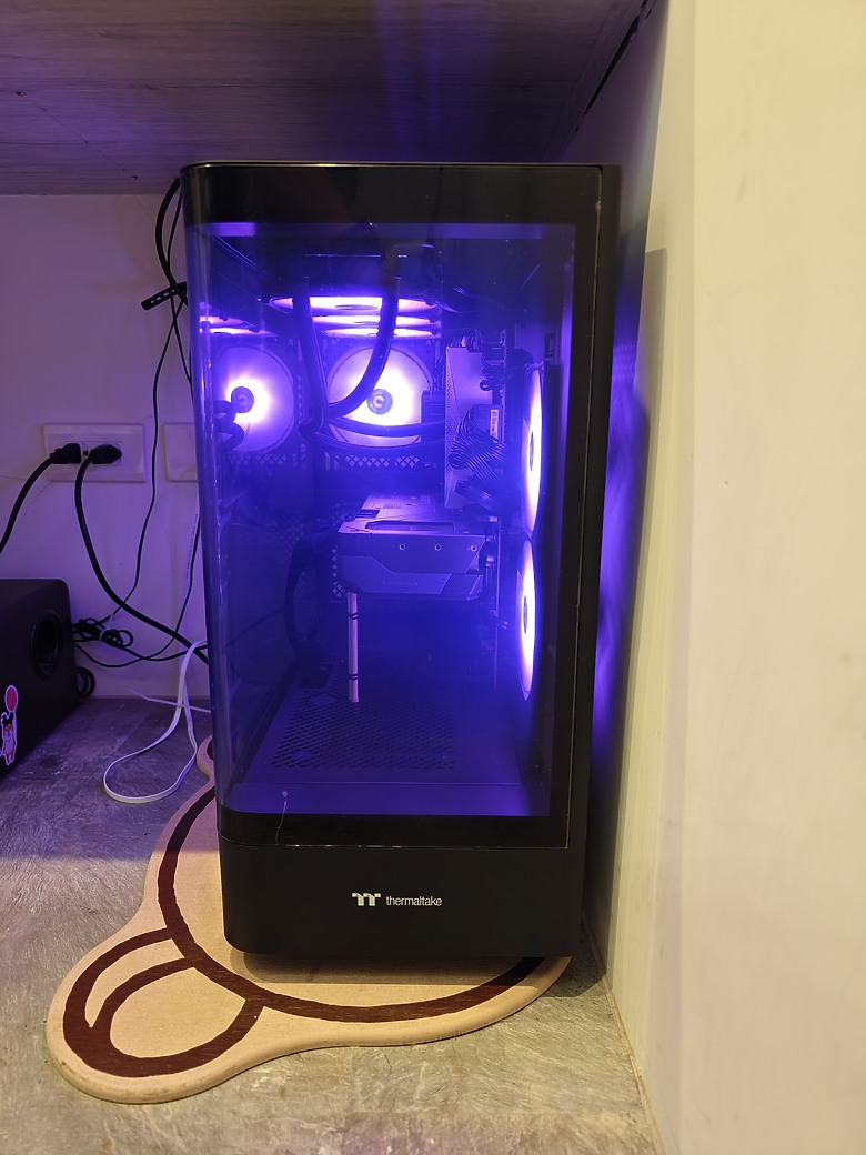 點我看大圖 【開箱】Thermaltake View 290 TG ARGB 平價、用料實在的海景機殼