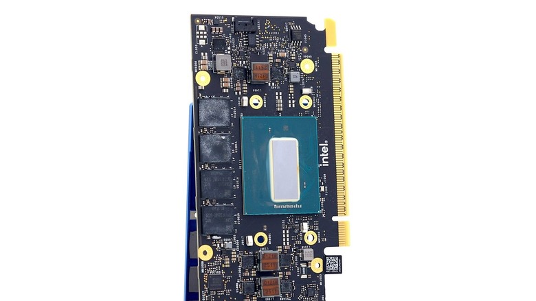 點我看大圖 獨家拆解 Intel Arc Pro B50 運算卡,開箱藍廠 AI 加速新利器