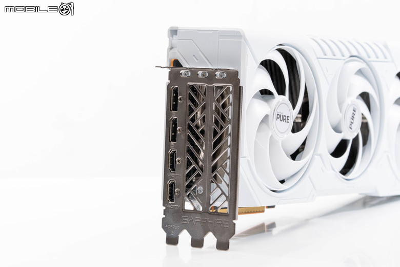 AMD Radeon RX 9070 GRE 顯示卡開箱實測 以高性價比主攻 1440p 解析度非光追遊戲市場