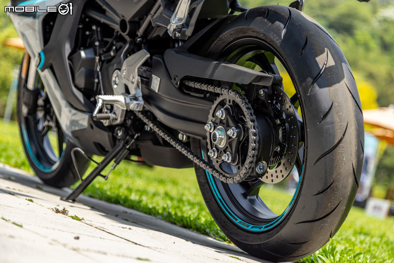 KTM RC490 測試車歐陸捕獲!單搖系統是CFMOTO技術回銷?