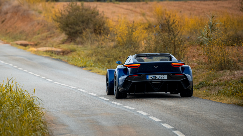 比 Lotus 還 Lotus？750 公斤碳纖戰機荷蘭Donkervoort F22 公路合法的 LMP 賽車