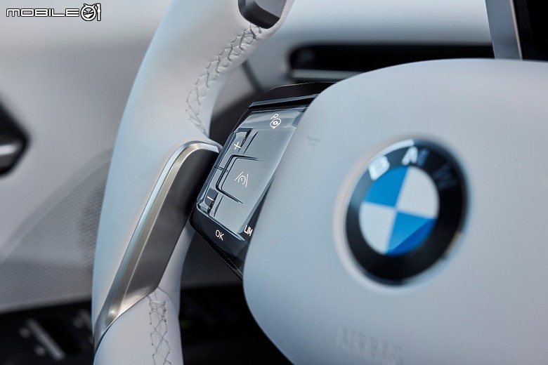 【海外新訊】BMW 全新世代 iX3 正式亮相,搭載第六代 eDrive 技術擁有 805 公里續航里程!