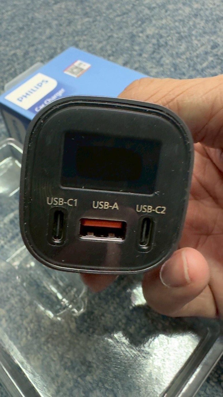 飛利浦簡單又好用的電壓顯示車充(100W)