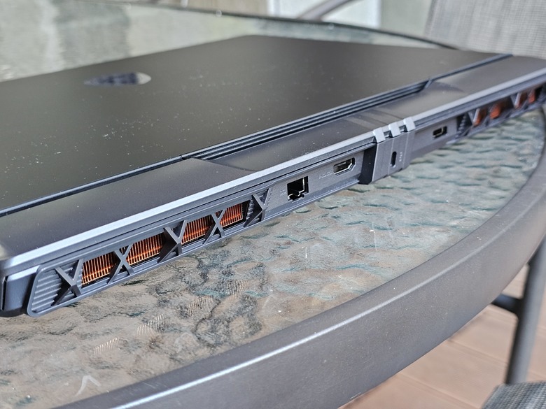 十萬有找的5090─MSI Vector 17 HX AI