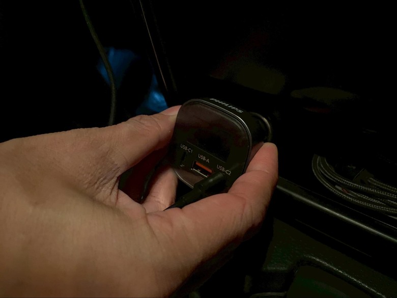 飛利浦簡單又好用的電壓顯示車充(100W)