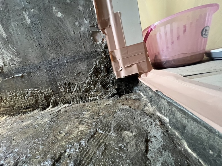 【分享】買房後發現前屋主未告知浴室漏水問題，歷經跑法院調解與後續裝修心得