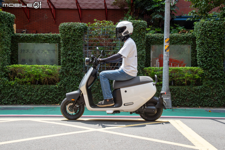 Gogoro EZZY 500試駕｜智慧駐車、定速巡航上車，搭配補助最低四萬有找！