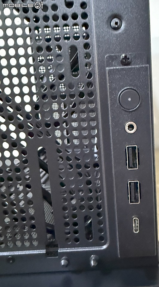 視博通 SA170 通風全網孔免螺絲設計 M-ATX 開箱