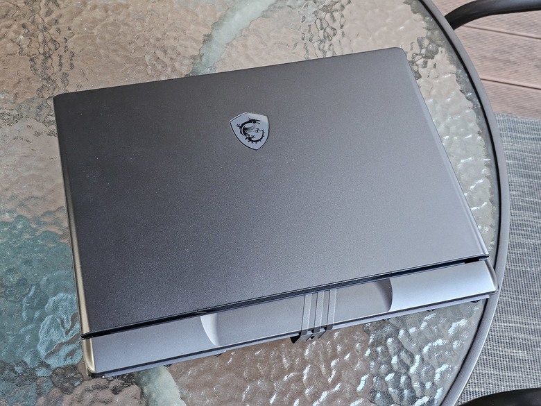 十萬有找的5090─MSI Vector 17 HX AI