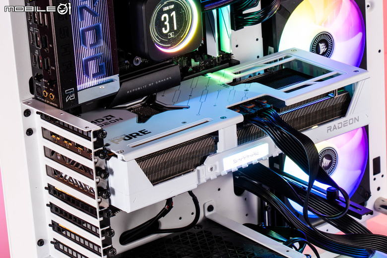 AMD Radeon RX 9070 GRE 顯示卡開箱實測 以高性價比主攻 1440p 解析度非光追遊戲市場