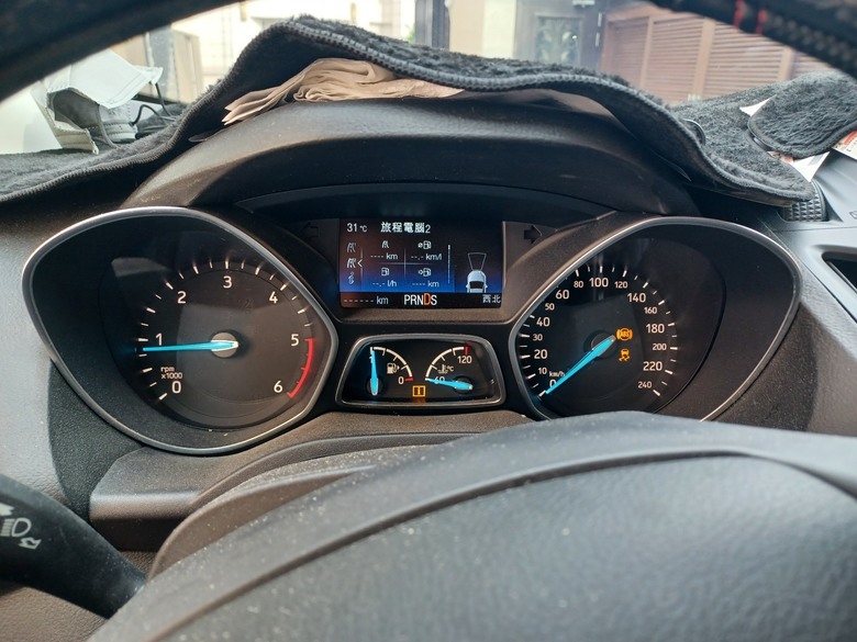 2019/2020 Kuga TDCi ABS/ESP 燈亮起