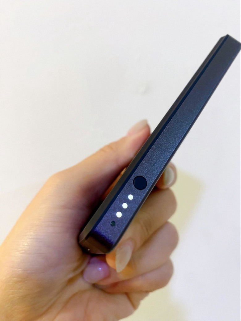 [分享] 演唱會救星 PHILIPS 黑金剛 Qi2 行動電源小開箱心得