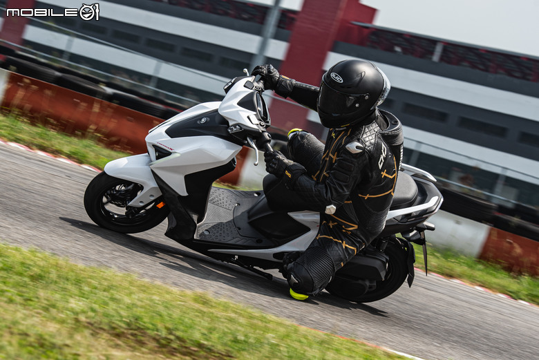 YAMAHA 七代勁戰 CygnusX 試駕報告｜工程面全面改進！平衡性掛帥的125級距運動型速克達！