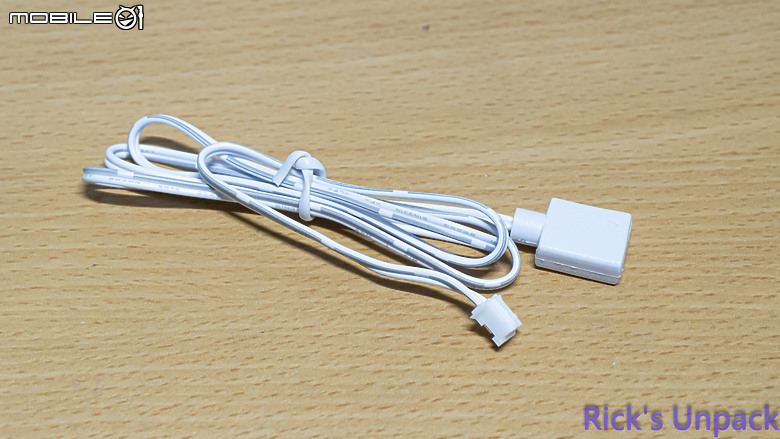 【開箱】為主機增加點綴 | EZDIY-FAB 24-PIN、12V-2x6 ADAPTER