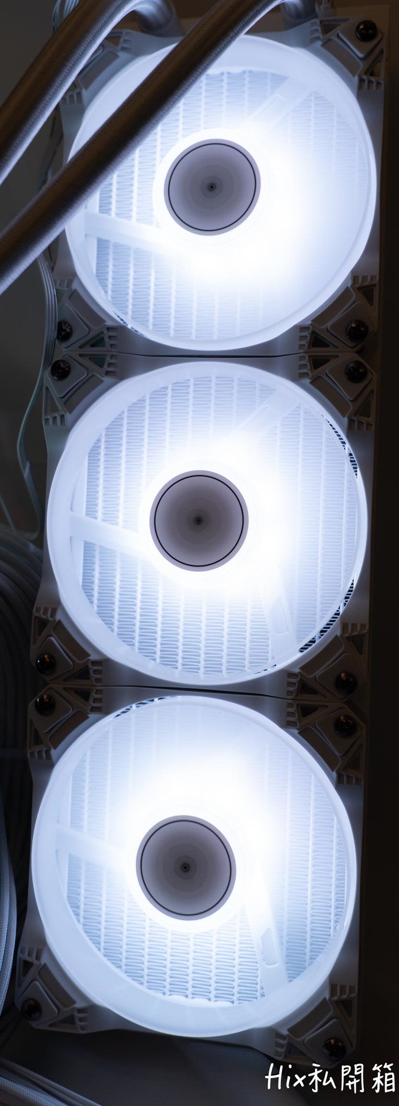 水冷CP王挑戰者 TCOMAS LE200 AIO水冷