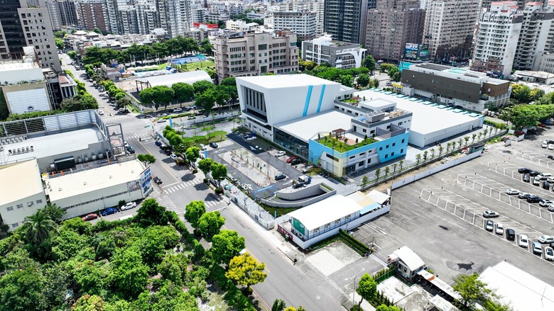 🌟 北屯【北屯國民暨兒童運動中心 空拍分享】崇德路商圈 ╳ 唯一溜冰場運動中心 ╳ 十一期重劃區