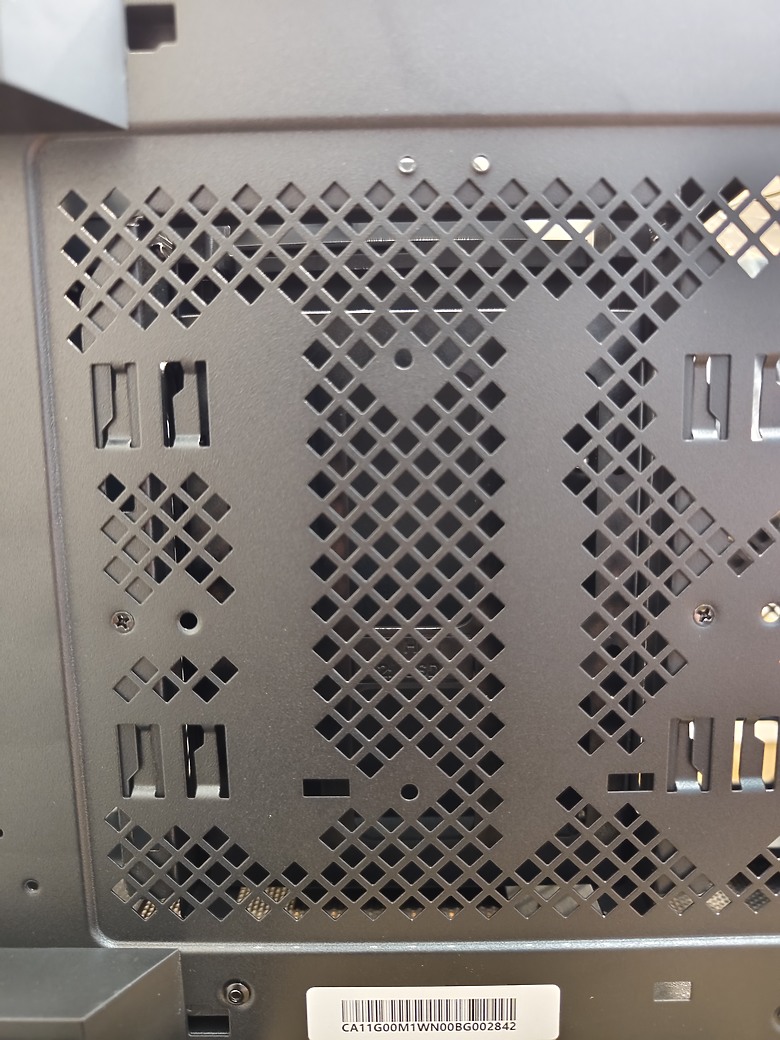 點我看大圖 【開箱】Thermaltake View 290 TG ARGB 平價、用料實在的海景機殼