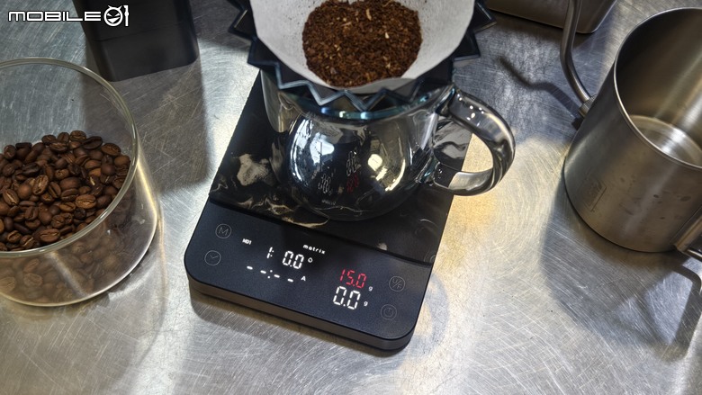 「單一秤就看得到粉液比」雙機開箱：Matrix M2 PRO vs. Cocinare BALANCE 手沖咖啡秤